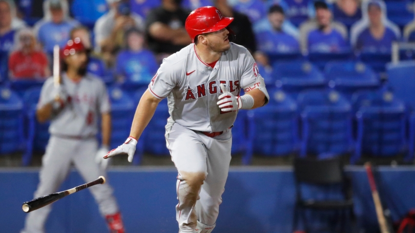 Trout continues bright start for Angels, Mets walk-off controversy