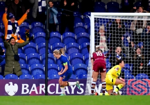 Holders Chelsea need extra time to beat West Ham in Women’s FA Cup fourth round