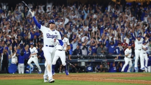 Freeman hits walk-off grand slam to lift Dodgers in World Series opener