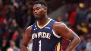 Zion &#039;day-to-day&#039; after injury scare in Pelicans&#039; preseason loss to Heat