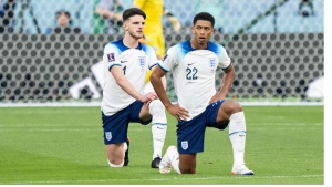 England applauded for taking a knee before World Cup opener