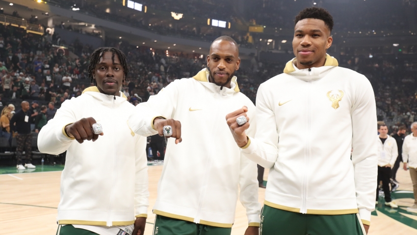 All 3 Antetokounmpo brothers now have a championship ring! : r/lakers