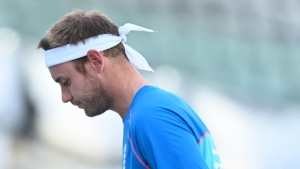 Broad ruled out of India Test series with torn calf