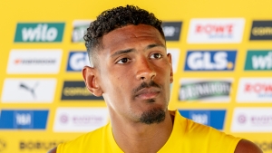 Haller steps away from Dortmund training after discovering tumour