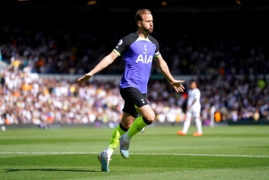 Tottenham turn attention to centre-backs as Harry Kane speculation continues