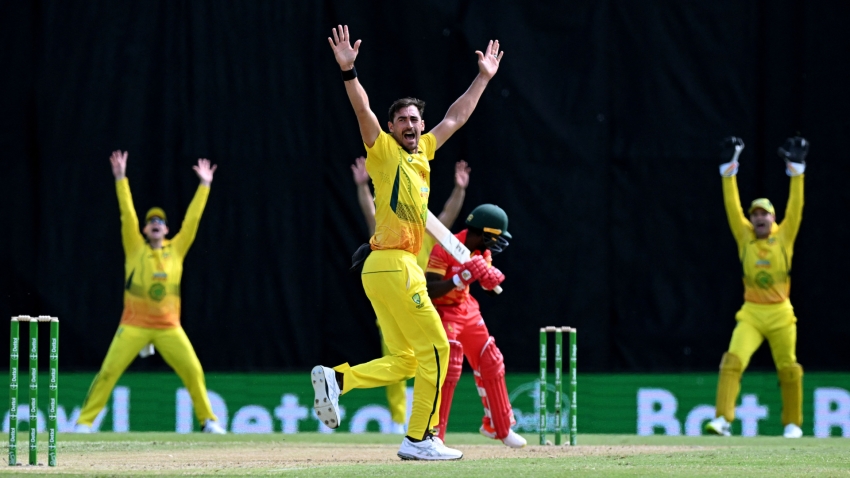 Australian quicks tear through Zimbabwe for 96 runs, setting up eight-wicket victory in second ODI
