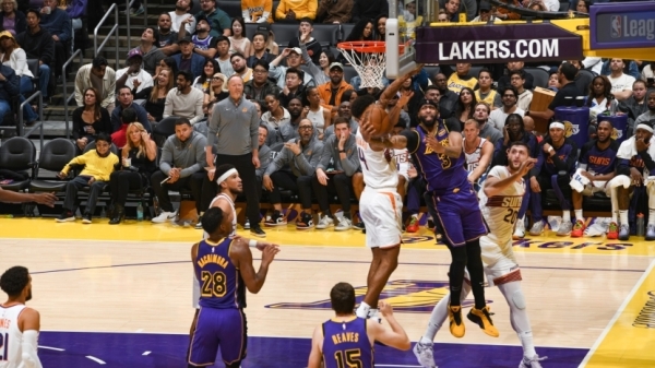 NBA: Davis stars again with 35 points as Lakers rally past Suns