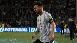 Messi arrives in Argentina after PSG struggles
