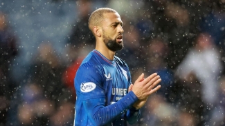 Kemar Roofe nets late goal to send Rangers into Europa League knockout stages