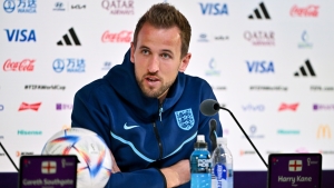 Kane won&#039;t change routine for potential penalty duel with Spurs team-mate Lloris