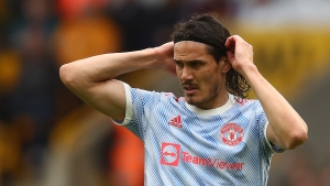 Cavani paired with Ronaldo for first time as Solskjaer reverts to back three