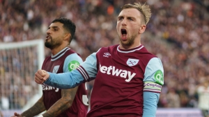 West Ham 2-1 Manchester United: Bowen&#039;s late penalty piles more pressure on Ten Hag