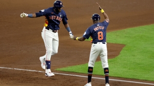 Alvarez homers twice as Astros cap sweep of Royals