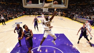 NBA: James notches triple-double as Lakers stay unbeaten