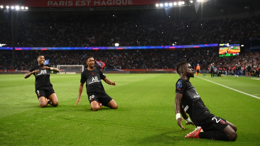 Paris Saint-Germain 2-0 Montpellier: Gueye and Draxler on target to extend Ligue 1 advantage