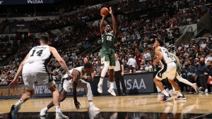Bucks bounce back against Spurs, Grizzlies keep Clippers winless
