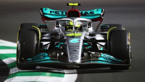 Hamilton suffers shock Q1 elimination at Saudi Arabian GP