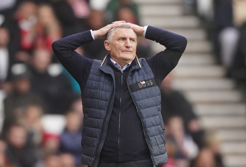 Sunderland make ‘difficult decision’ to sack head coach Tony Mowbray