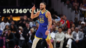 NBA: Curry pours in 60 points but Warriors fall to Hawks in OT