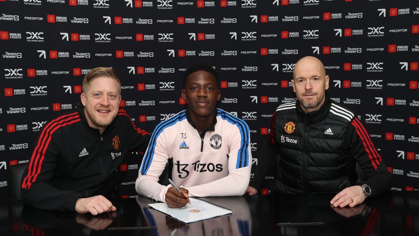 Man Utd youngster Mainoo signs new long-term contract at Old Trafford