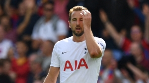 Premier League first for Kane as Spurs striker flops at Palace