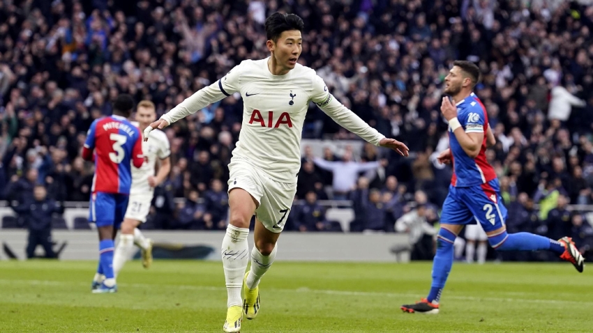 Tottenham hit back late on to beat Crystal Palace