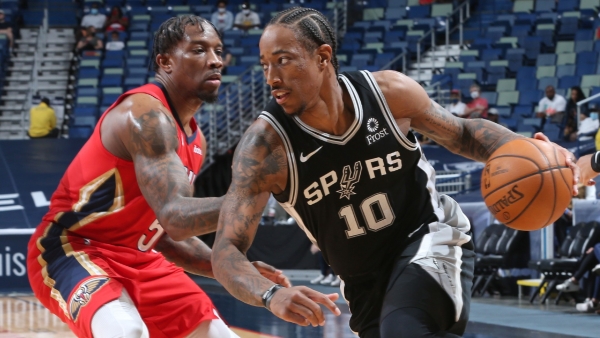 DeRozan leads Spurs past Pelicans, Knicks win ninth in a row