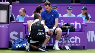 Andy Murray retires injured at Queen&#039;s
