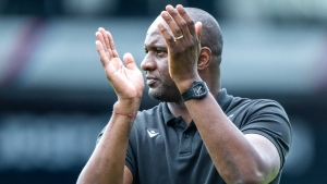 Vieira urges Premier League players to keep on taking a knee
