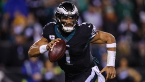 Eagles in no rush to make decision on Jalen Hurts return