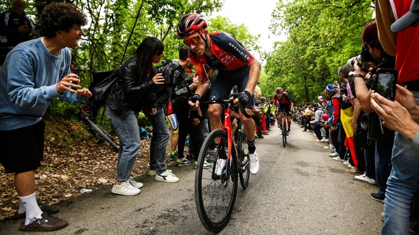 Tao Geoghegan Hart badly injured after Giro d’Italia crash