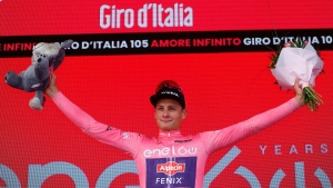 Giro d&#039;Italia: Van der Poel triumphs, Girmay second, as Ewan falls in thrilling finish to stage one