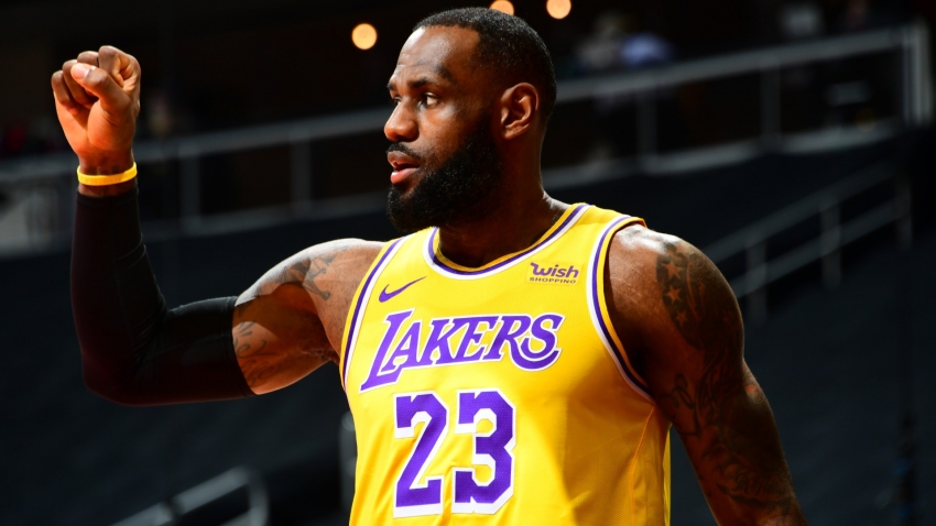 LeBron&#039;s Lakers take down Hawks, Rockets tie NBA record in 48-point first quarter