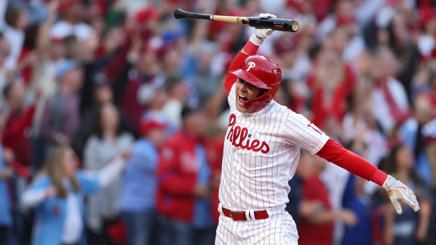 Phillies&#039; Hoskins on bat flip: &#039;I didn&#039;t know what I did until a couple innings later&#039;