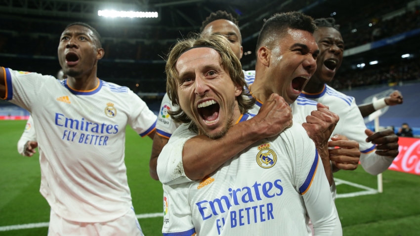 Long-serving Modric signs new Real Madrid deal