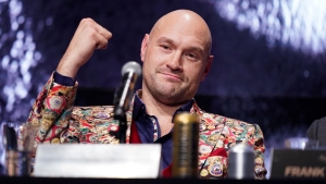 Tyson Fury not concerned about eye cut ahead of Oleksandr Usyk fight