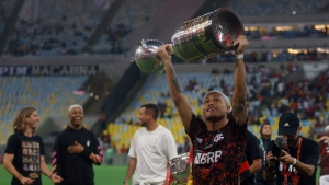 Wolves sign Copa Libertadores-winning midfielder Gomes from Flamengo