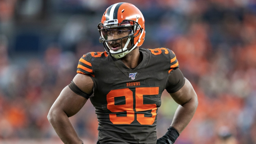 Browns DE Barrett taken to local hospital after single-car accident