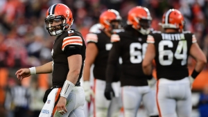 Browns QB Mayfield dislocates shoulder again but expects to play Thursday