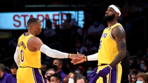 LeBron James defends &#039;brother&#039; Russell Westbrook: Lakers all in this together