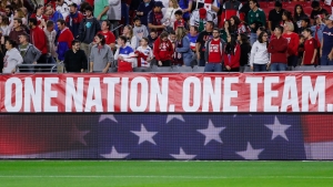 U.S. Soccer to pay men and women&#039;s teams equally