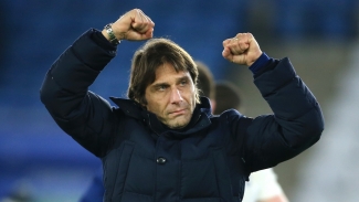 Conte salutes Spurs fight after Bergwijn snatches dramatic win at Leicester