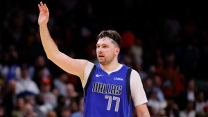 Doncic scores franchise-record 73 points in Mavericks&#039; win