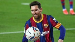 &#039;Extraterrestrial&#039; Messi saluted by Vidal and Xavi after matching Barcelona record