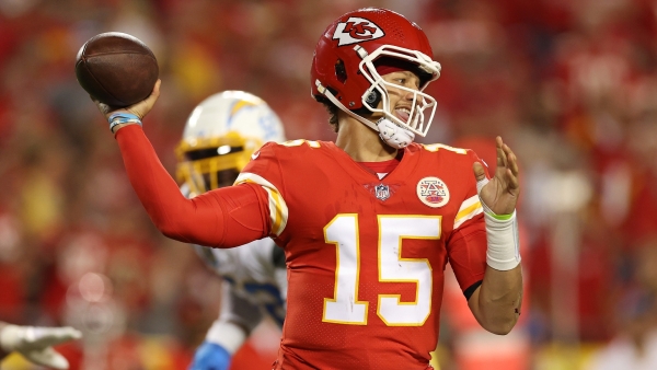 Patrick Mahomes lifts Chiefs past Chargers with second-half surge