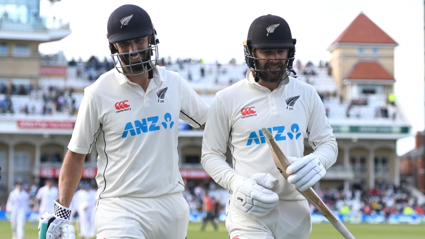 Mitchell and Blundell put New Zealand in control of second Test