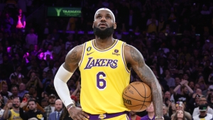 Lakers are reportedly 'eager' to get back to practice - Silver
