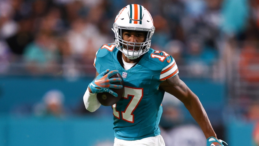 Dolphins WR Waddle gets $84.75M extension