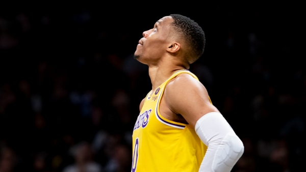 Depleted Lakers lose again, Paul and Booker star for red-hot Suns