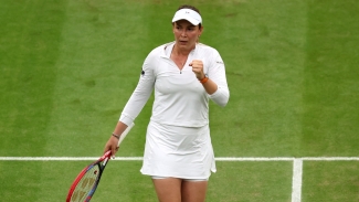 Wimbledon: Vekic fights back to beat Sun into last four